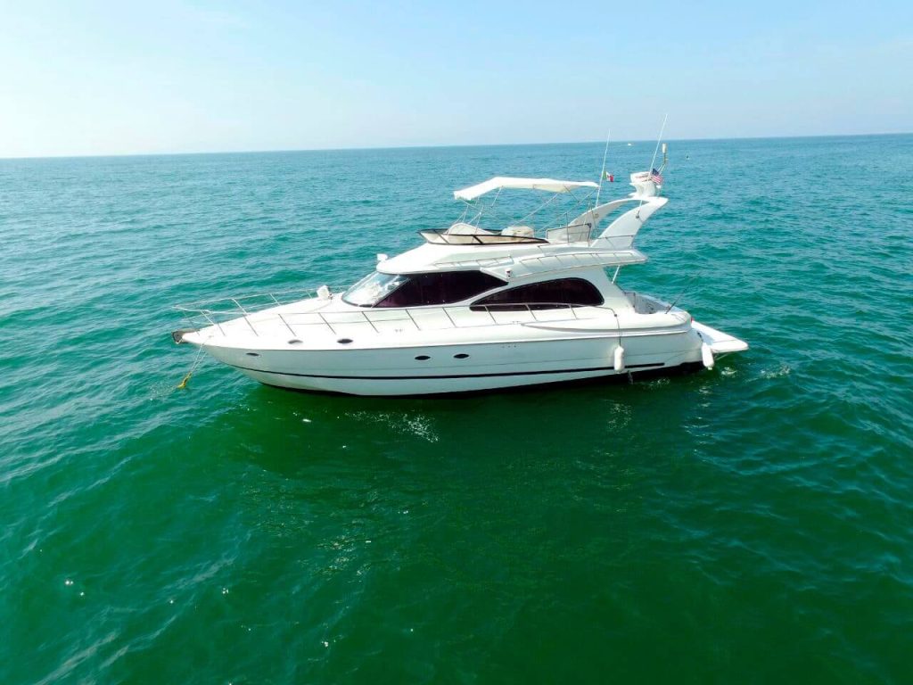 Yate de lujo en Puerto Vallarta - Cruiser 50