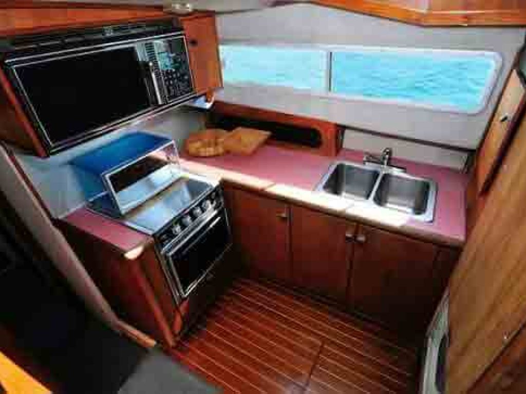 Puerto Vallarta Cheap Yacht Rental - Bayliner 43
