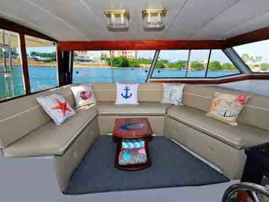 Puerto Vallarta Cheap Yacht Rental - Bayliner 43