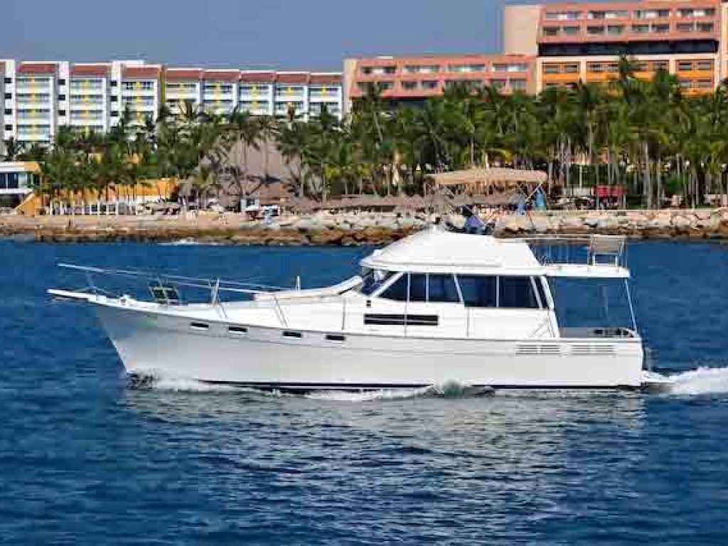 Puerto Vallarta Cheap Yacht Rental - Bayliner 43