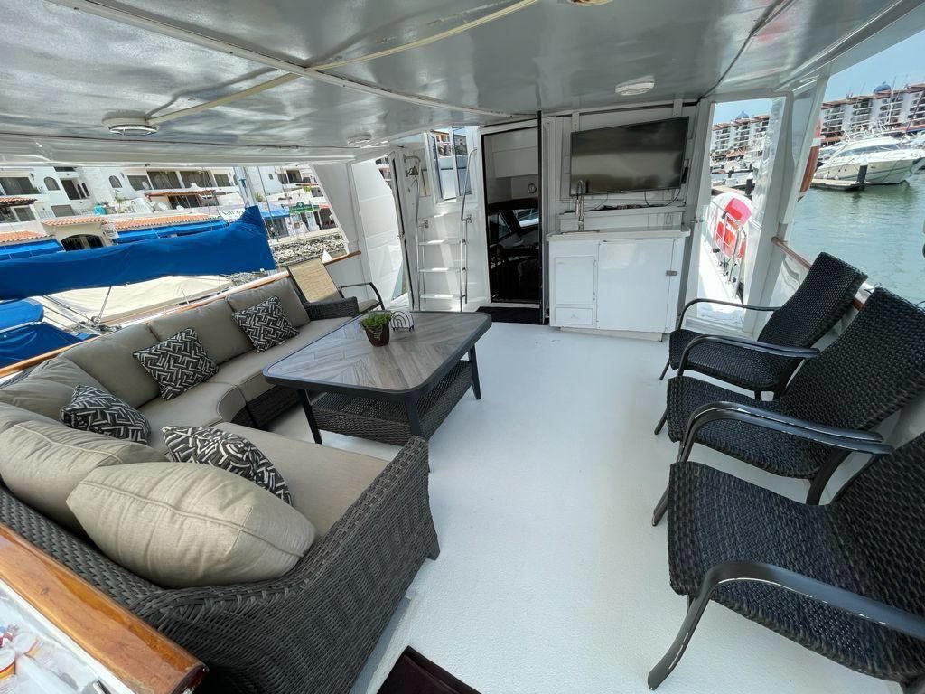 Custom 60 - Yacht Charters Puerto Vallarta