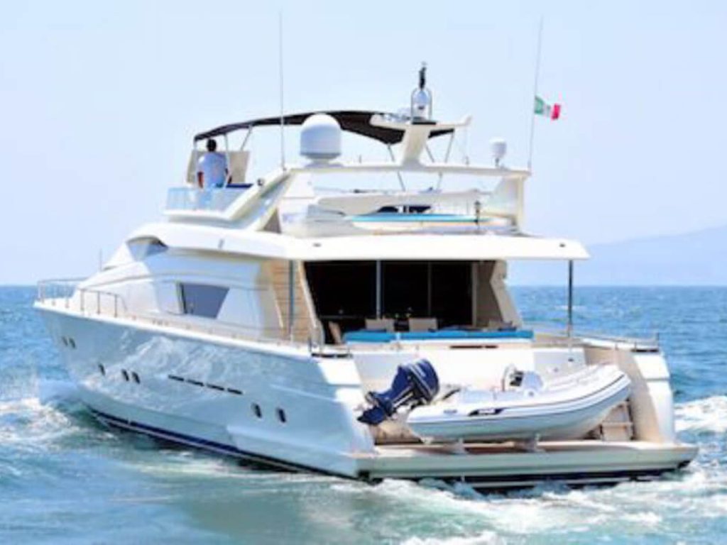 Luxury Yacht Puerto Vallarta - Ferratti 80