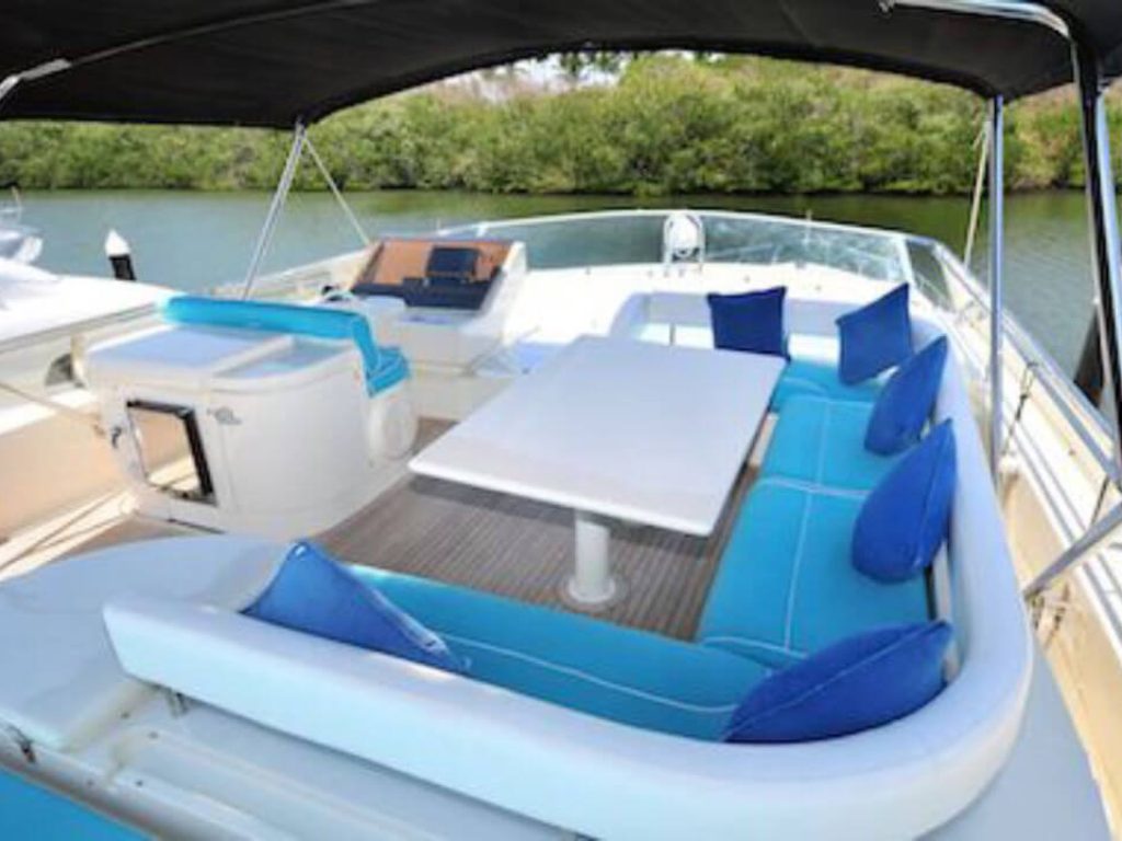 Luxury Yacht Puerto Vallarta - Ferratti 80