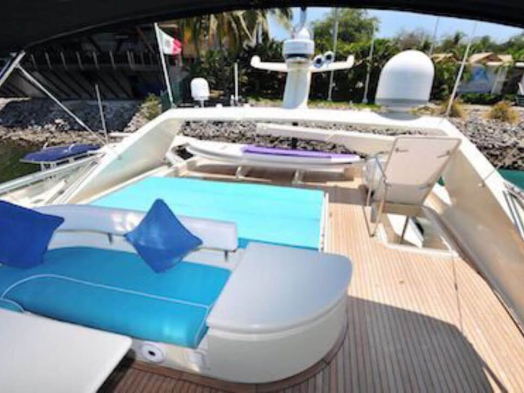 Luxury Yacht Puerto Vallarta - Ferratti 80